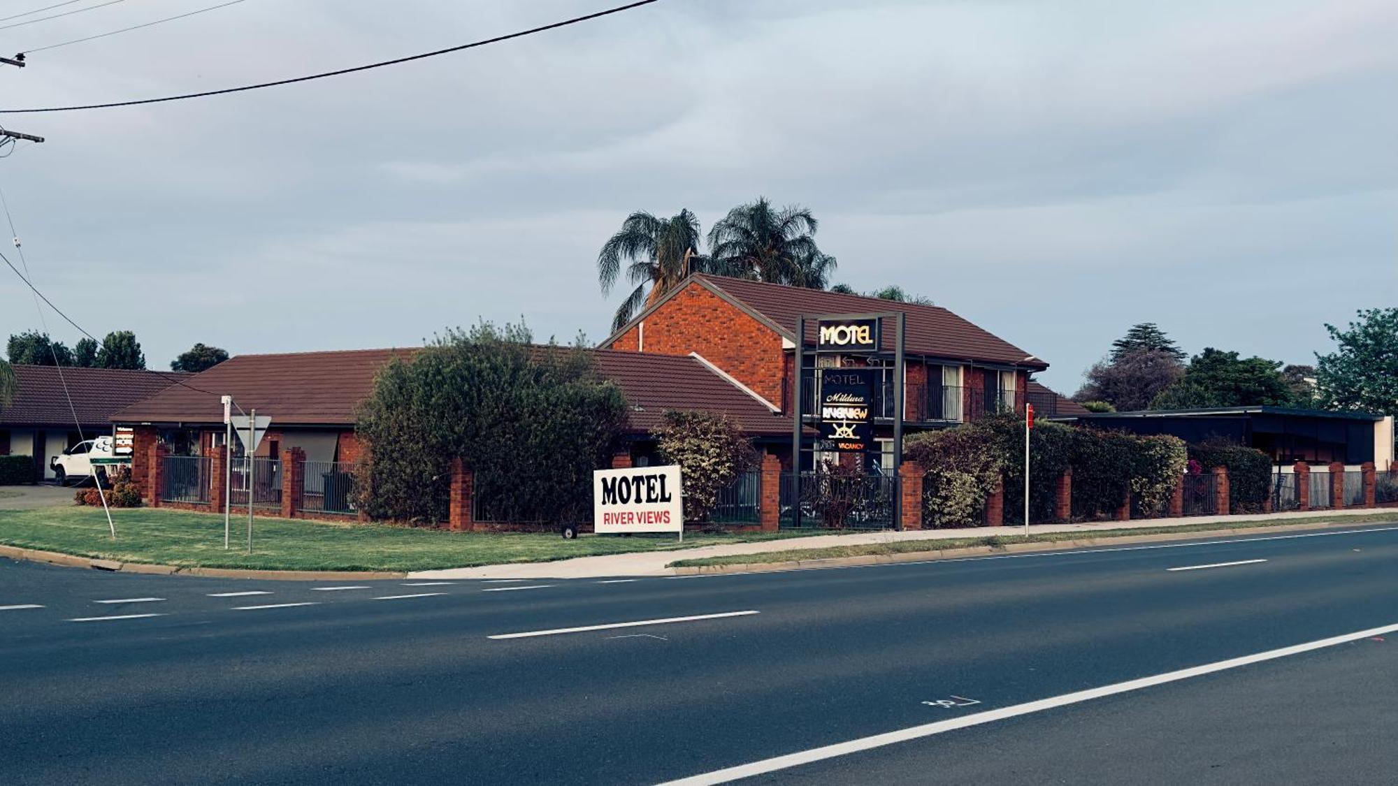 Mildura Riverview Motel Gol Gol Экстерьер фото